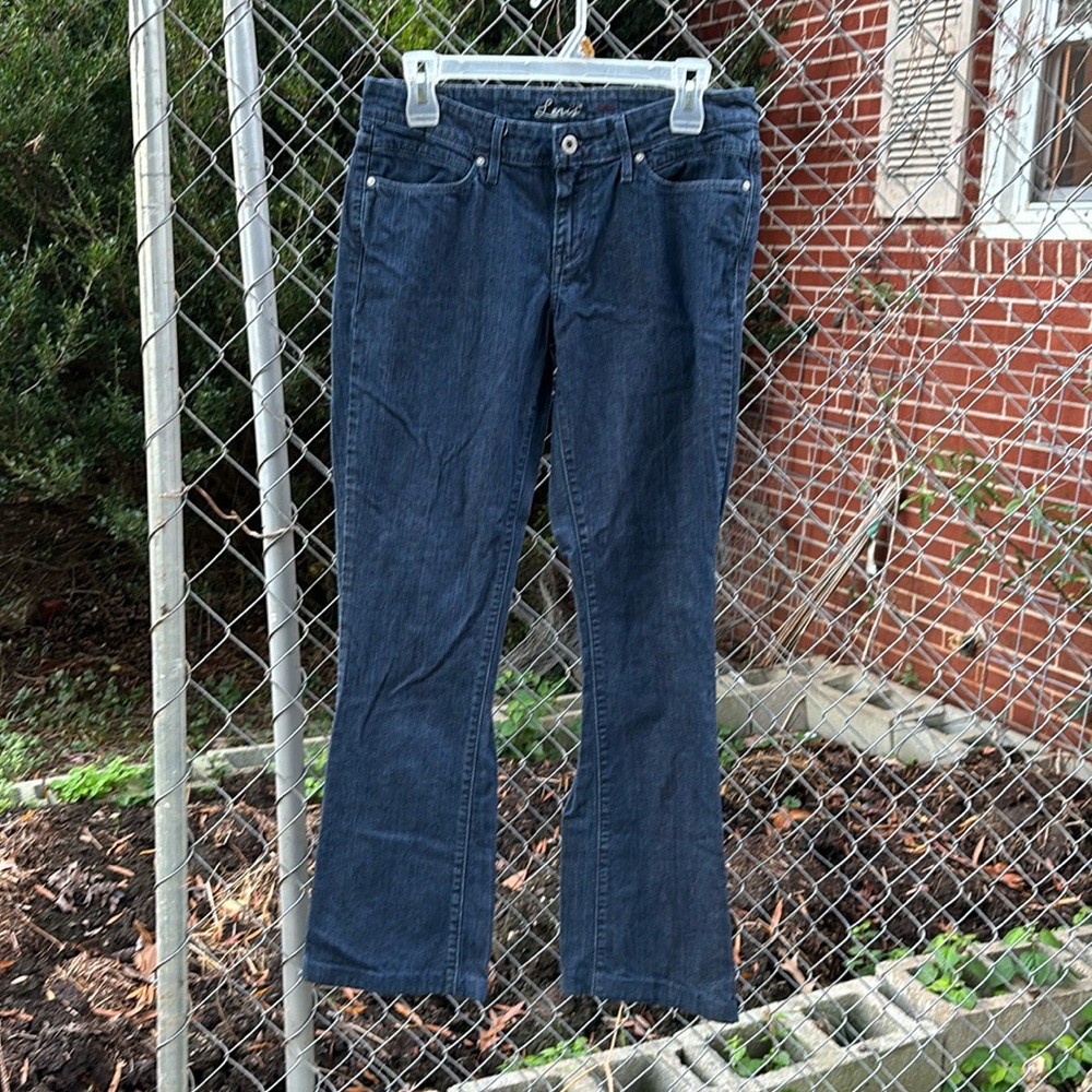Levi’s 28 Dark Blue Denim Jeans Snap Back Pockets Irregular 28/34 26x34 Waist 30